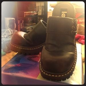 Brown leather l.e.i. Slip on heels sized 7.5