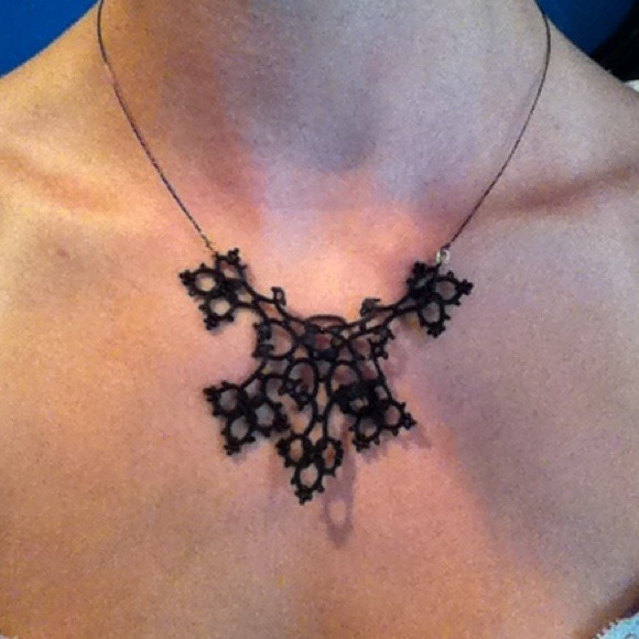 Lace necklace - Picture 2 of 2