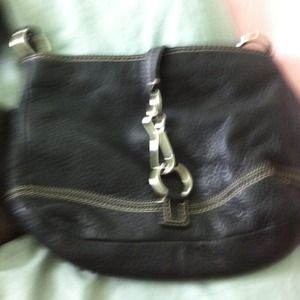 coach 10 n wide  7 1/2in height  7 in drop strap
