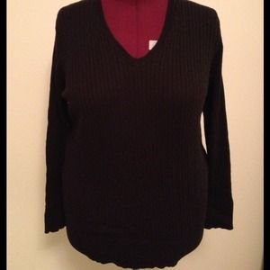 4X Lightweight black v-neck cable knit sweater