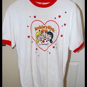 BUNDLE MAC Cosmetics shirts ON HOLD
