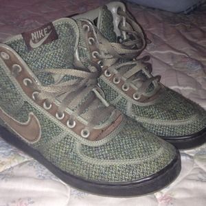 Nike brown and green sneakers!