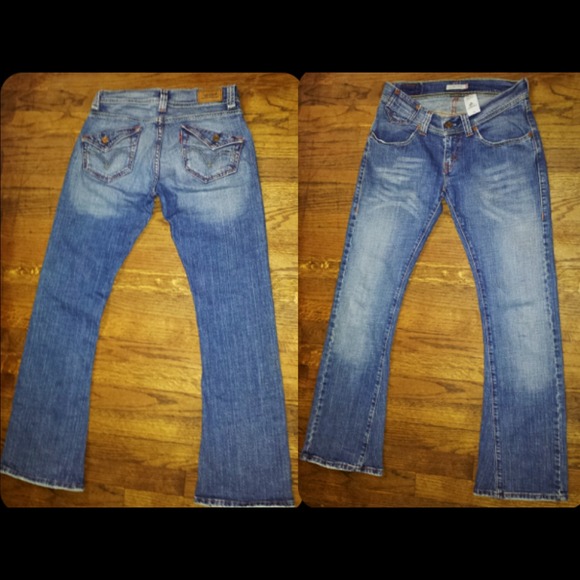 Levi Jeans 👎REDUCED👎