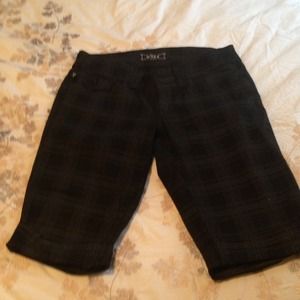 HOLD capris shorts @BUNDLE for resrchqrl