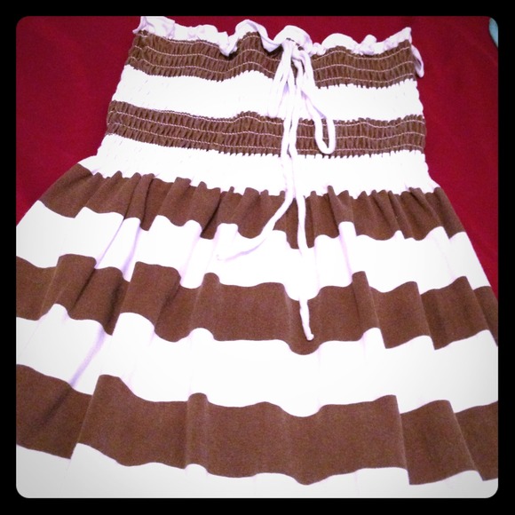 Large strapless striped dress