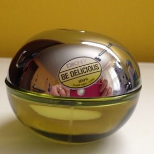 Large 3.4 oz DNKY be delicious- NEW!