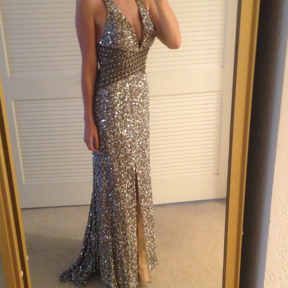 ‼️REDUCED‼️BG Haute Platinum Sequin Dress