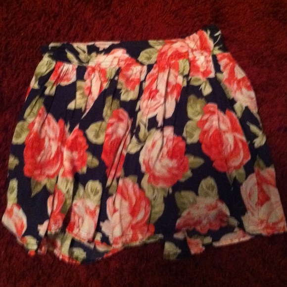 Two floral skirts - Picture 3 of 4