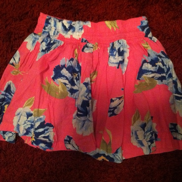 Two floral skirts - Picture 4 of 4