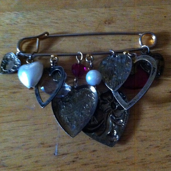 Pendent pin - Picture 2 of 2