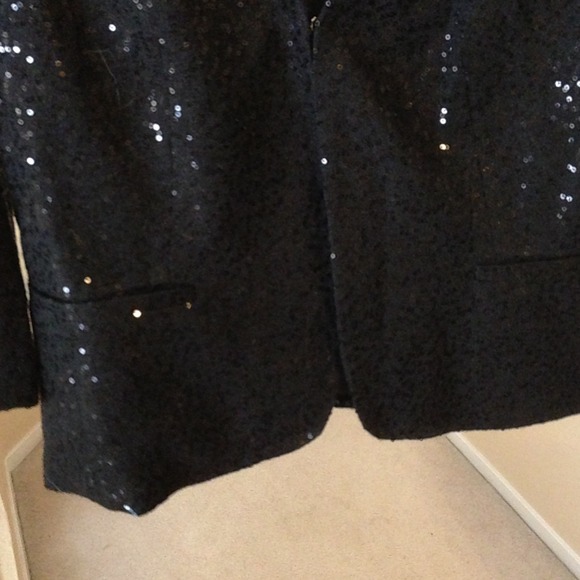 🎉🎈Host Pick 🎈🎉Gorgeous black sequined blazer - Picture 3 of 4