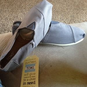 Brand New Classic Grey Toms