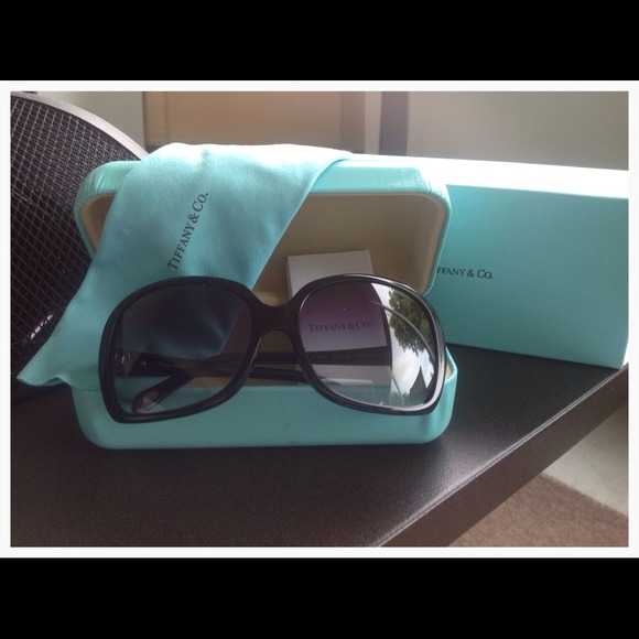 Tiffany & Co. Accessories - BUNDLE💯Authentic New Return To Tiffany Sunglasses