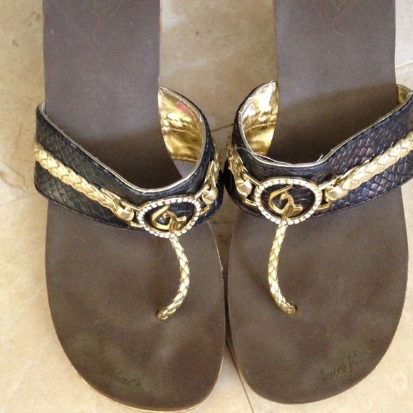 Good black and brow wedges