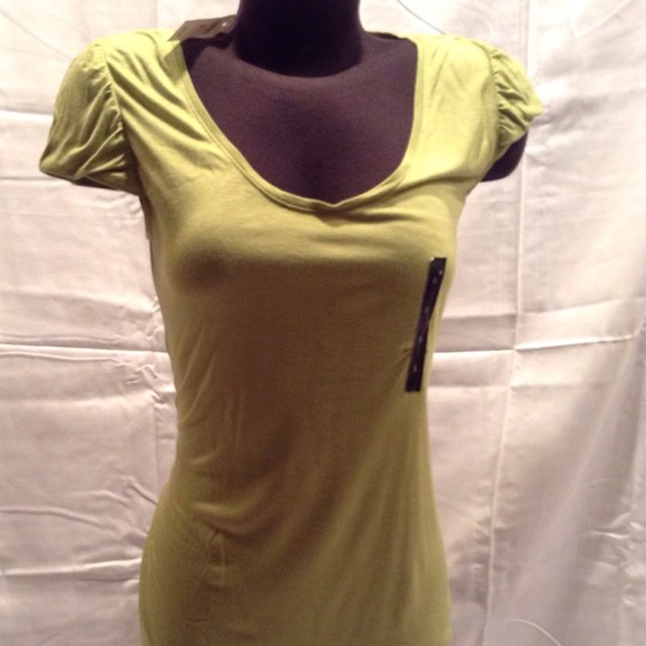 Cap  graded sleeves-with scoop neckline