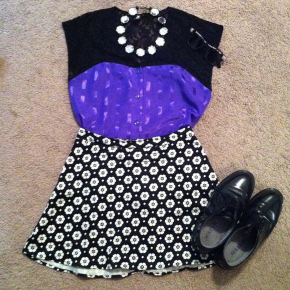 ❌SOLD❌Urban Renewal shiny purple and lace top