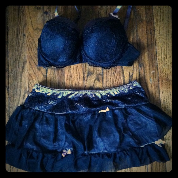 Sexy 36B bra and panty set