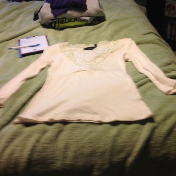 Fitted 3/4 Inch-Sleeve Top