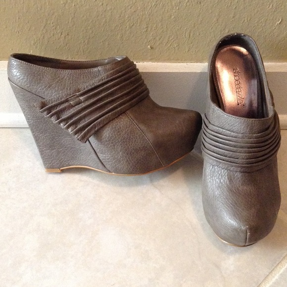 Slide on Wedges