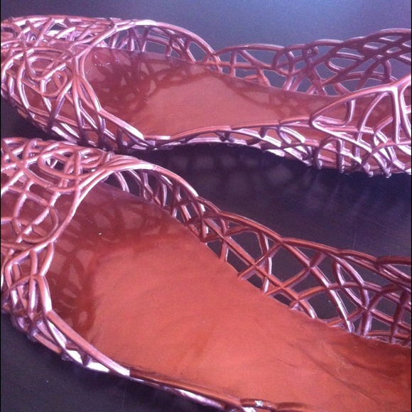 SOLD 🚫 bronze jelly flats - Picture 3 of 4