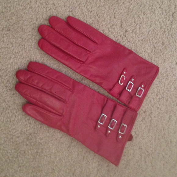 Driving gloves