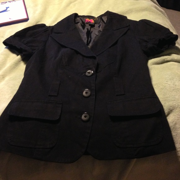 Black Short-Sleeved Blazer