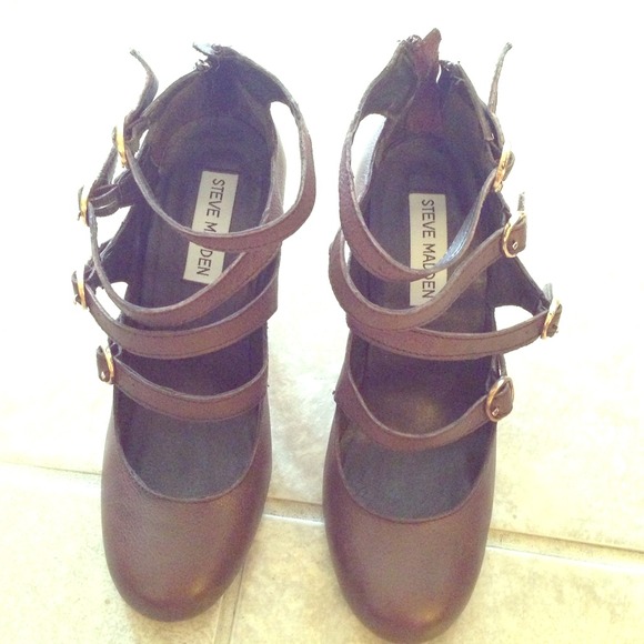 Steve Madden Multi-strap heels 6.5
