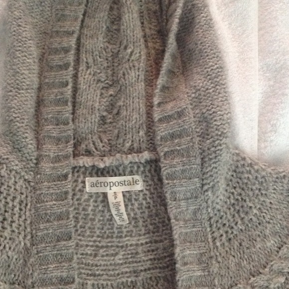 Top - Picture 2 of 3