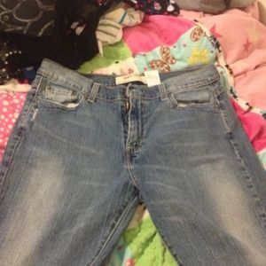 Nice jeans! Only worn once !!