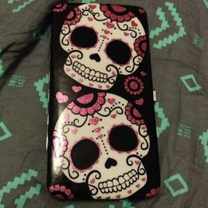 💕Adorable Pink & Black Skull Wallet👌