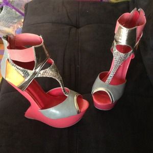 Gorgeous multi-color\pattern heels