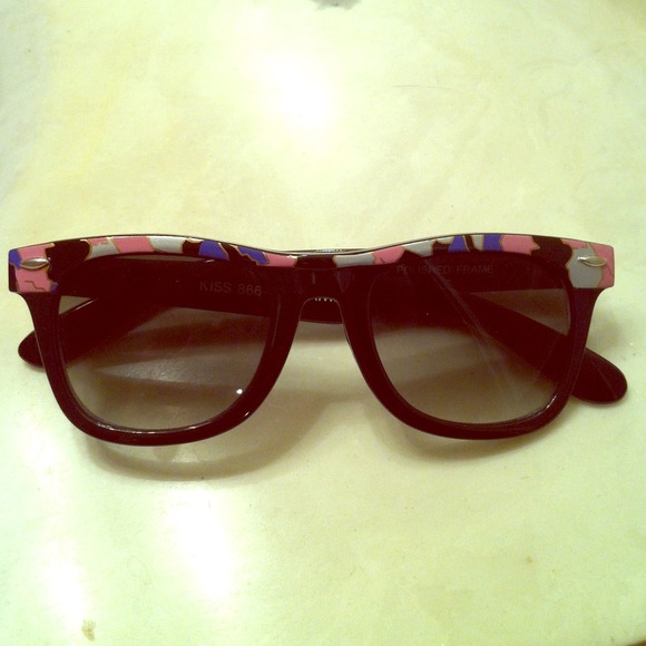 🎉SOLD🎉 Wayfarer style sunglasses