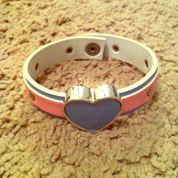 ❌NOT AVAIL❌90s 💙 bracelet!
