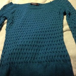 Fitted 3/4 Inch-Sleeved Sweater