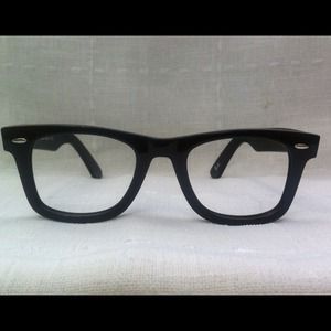 RAY-BAN Wayfarer #5121 glasses for men & women