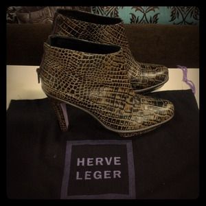 *Reduce* HERVE LEGER BOOTIES