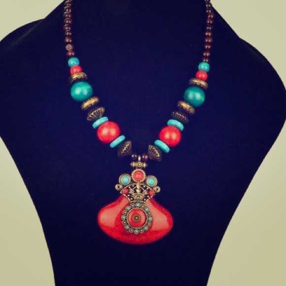 Brand new cute red wood stylish necklace