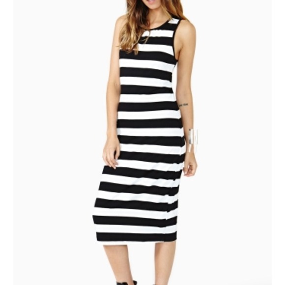 🚫SOLD🚫🎉HOST PICK🎉 Striped Midi Dress - Picture 2 of 4