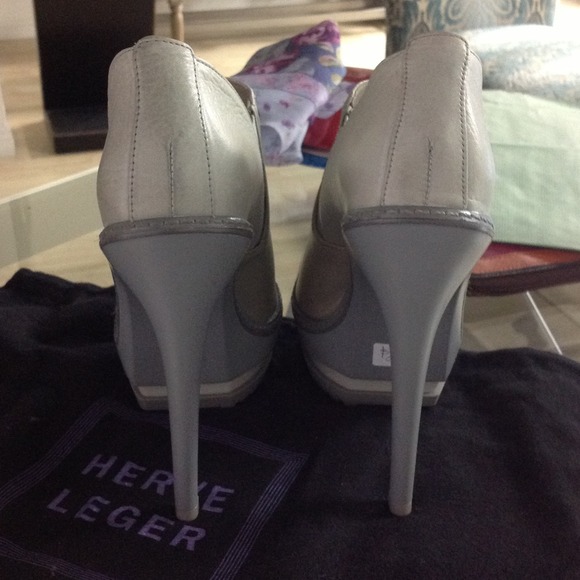 *Reduce*HERVE LEGER BOOTIES. - Picture 2 of 4