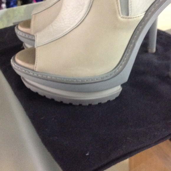 *Reduce*HERVE LEGER BOOTIES. - Picture 3 of 4