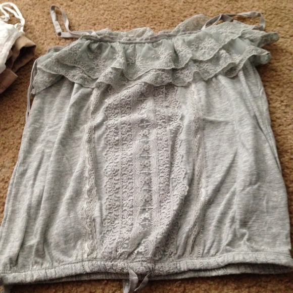 Grey Aeropostale tank 💕