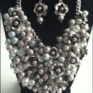 Flower Lillies Bib Necklace Set