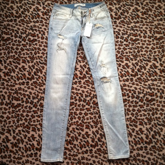 *SOLD*🙅🚫🚫 Never worn before jeans from Pac Sun!