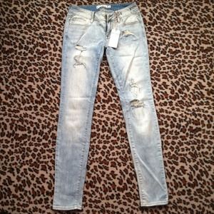 *SOLD*🙅🚫🚫 Never worn before jeans from Pac Sun!