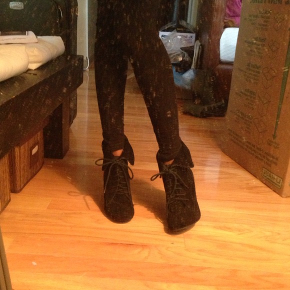 Steve Madden Shoes - 🚫Sold🚫5inch Steve Madden luxe wedge blk booties Steve Madden Shoes - 🚫Sold🚫5inch Steve Madden luxe wedge blk booties