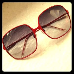 Brand new Lacoste unisex sunglasses