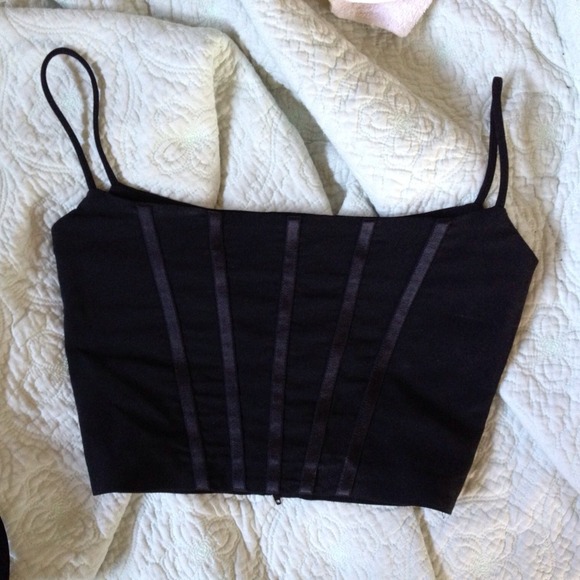 ❤Bundled❤Vintage Black Crop Top