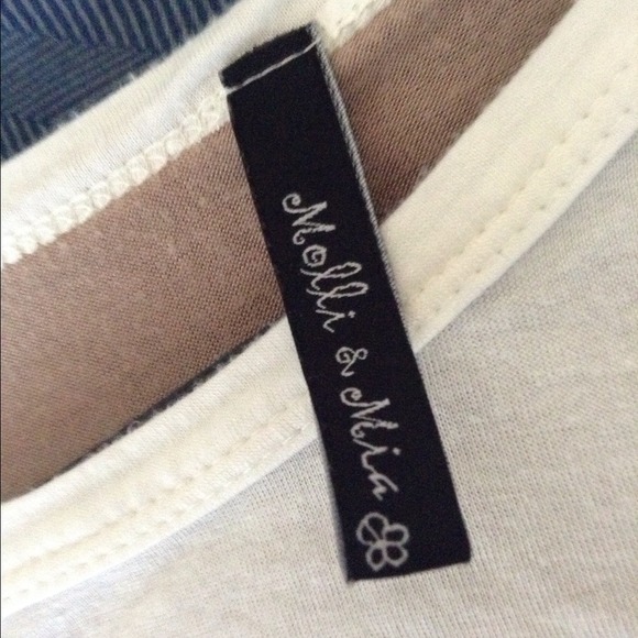 Simple flowy top - Picture 2 of 2