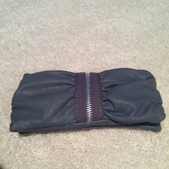 Grey clutch/wallet