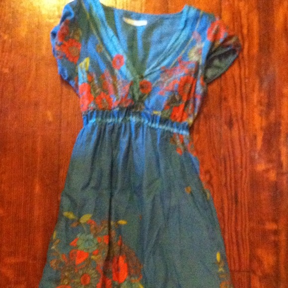 Short Sleeves Dress - Picture 2 of 4